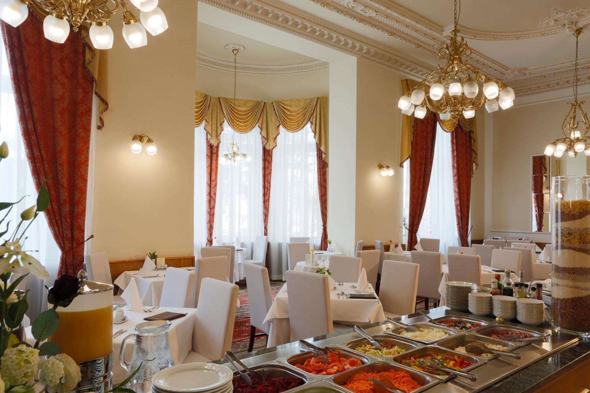 Hotel Vila Livia Karlovy Vary Extérieur photo